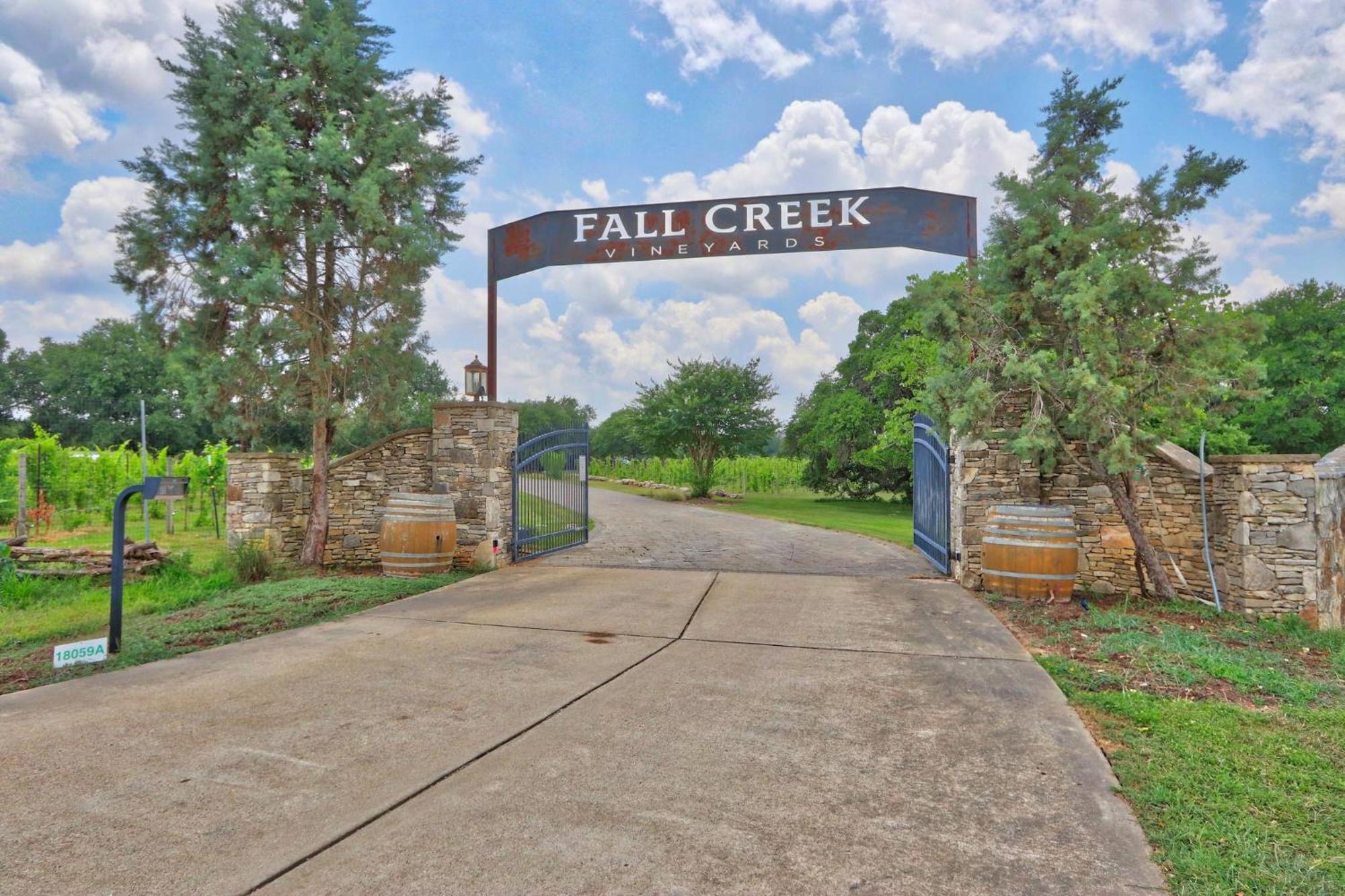 Fall Creek Vineyards Wine Country Inn Dripping Springs Exterior photo